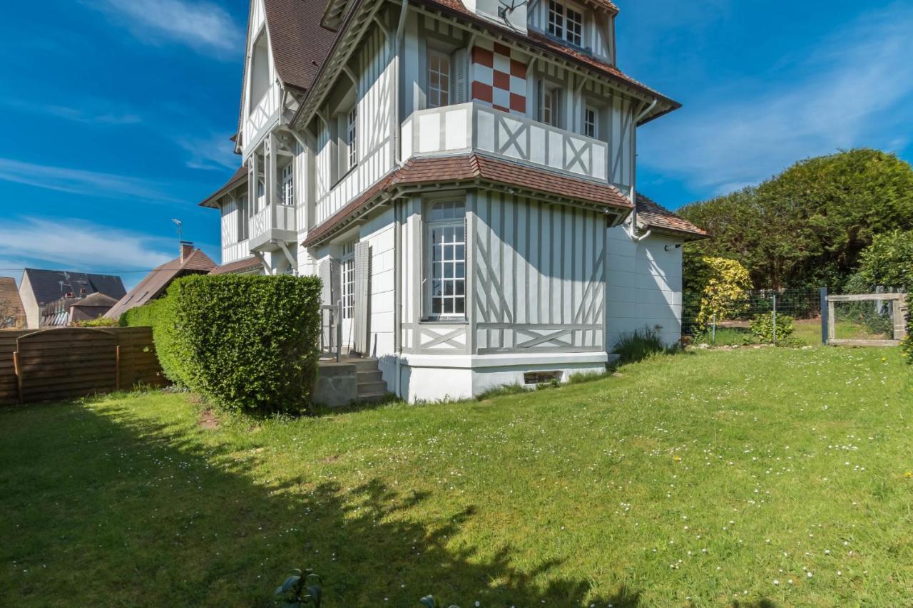 Le Manoir Du Vert Galant Deauville Exterior foto