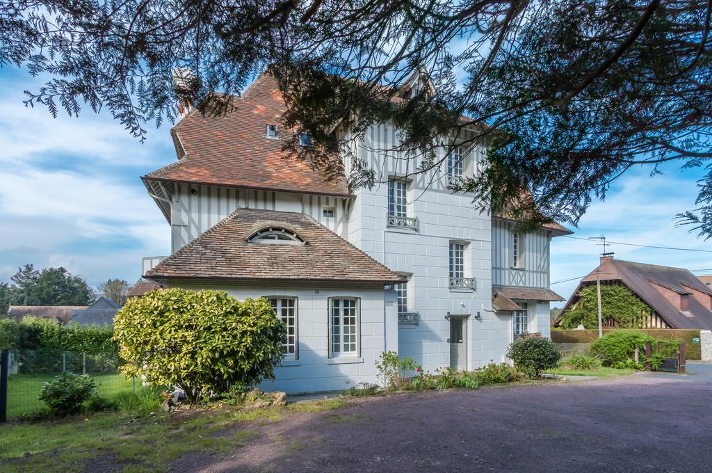 Le Manoir Du Vert Galant Deauville Exterior foto